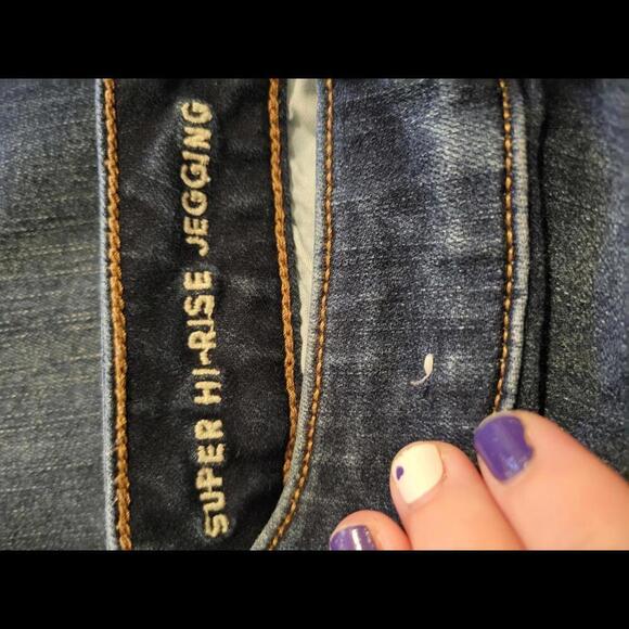 American Eagle Outfitters size 4 long blue distressed super hi-rise jegging - Picture 3 of 5